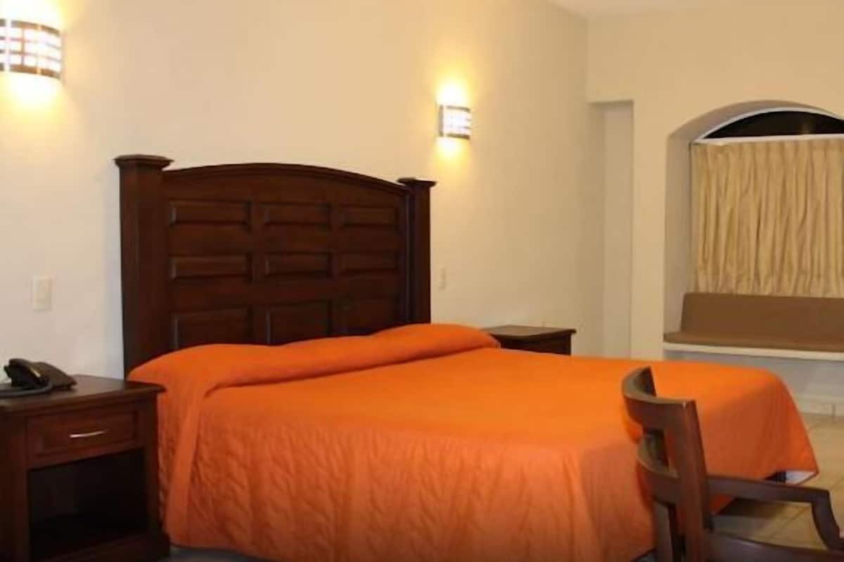 Single Room, 1 King Bed | Free WiFi