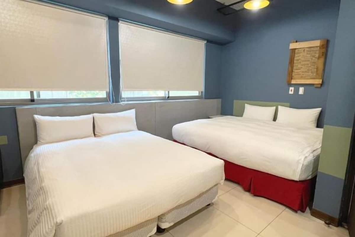 Literie de qualité, couette en duvet, minibar, bureau