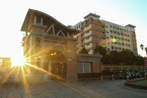Exterior - Bear Hotel (New Taipei City)