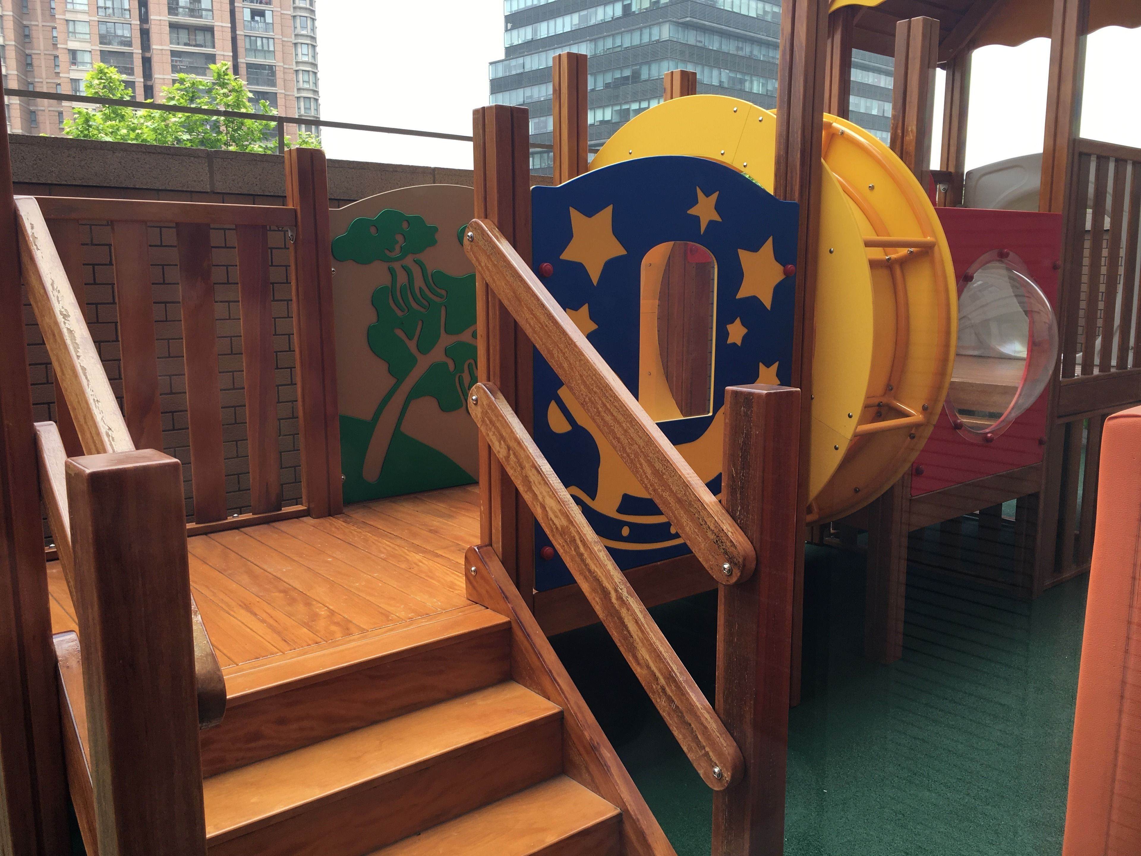 Children’s play area – outdoor
