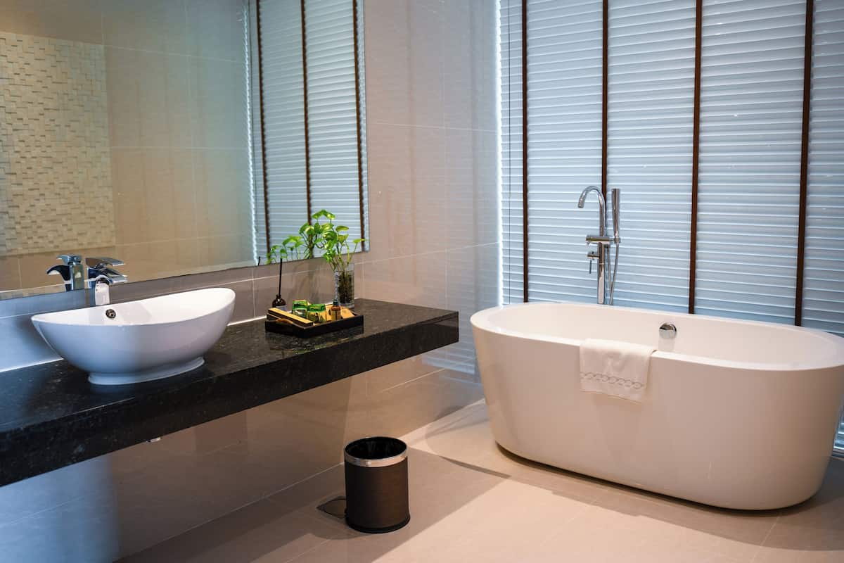 deep-soaking bathtub