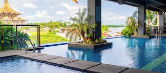 The Waterfront Hotel