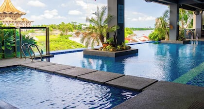 The Waterfront Hotel