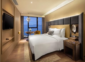 Minibar, in-room safe, desk, blackout curtains - Grand Bay Hotel Zhuhai (Zhuhai)