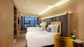 Minibar, safe på rommet, skrivebord og blendingsgardiner