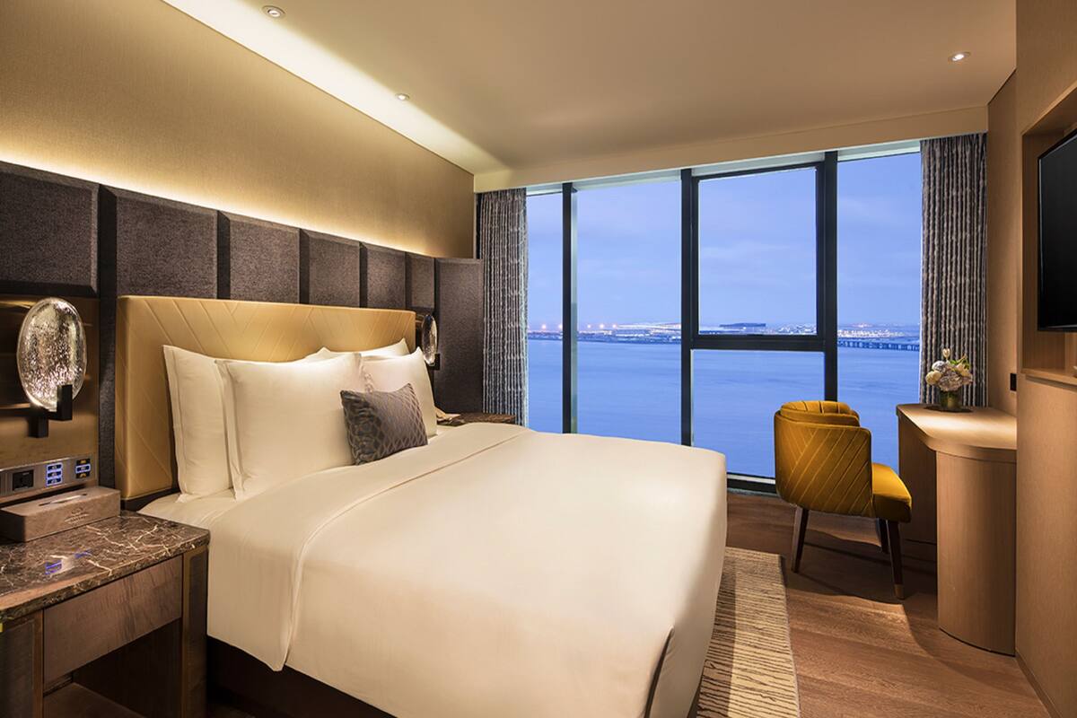 Habitación de lujo doble, 1 cama de matrimonio, bañera | Minibar, caja fuerte, escritorio y cortinas opacas