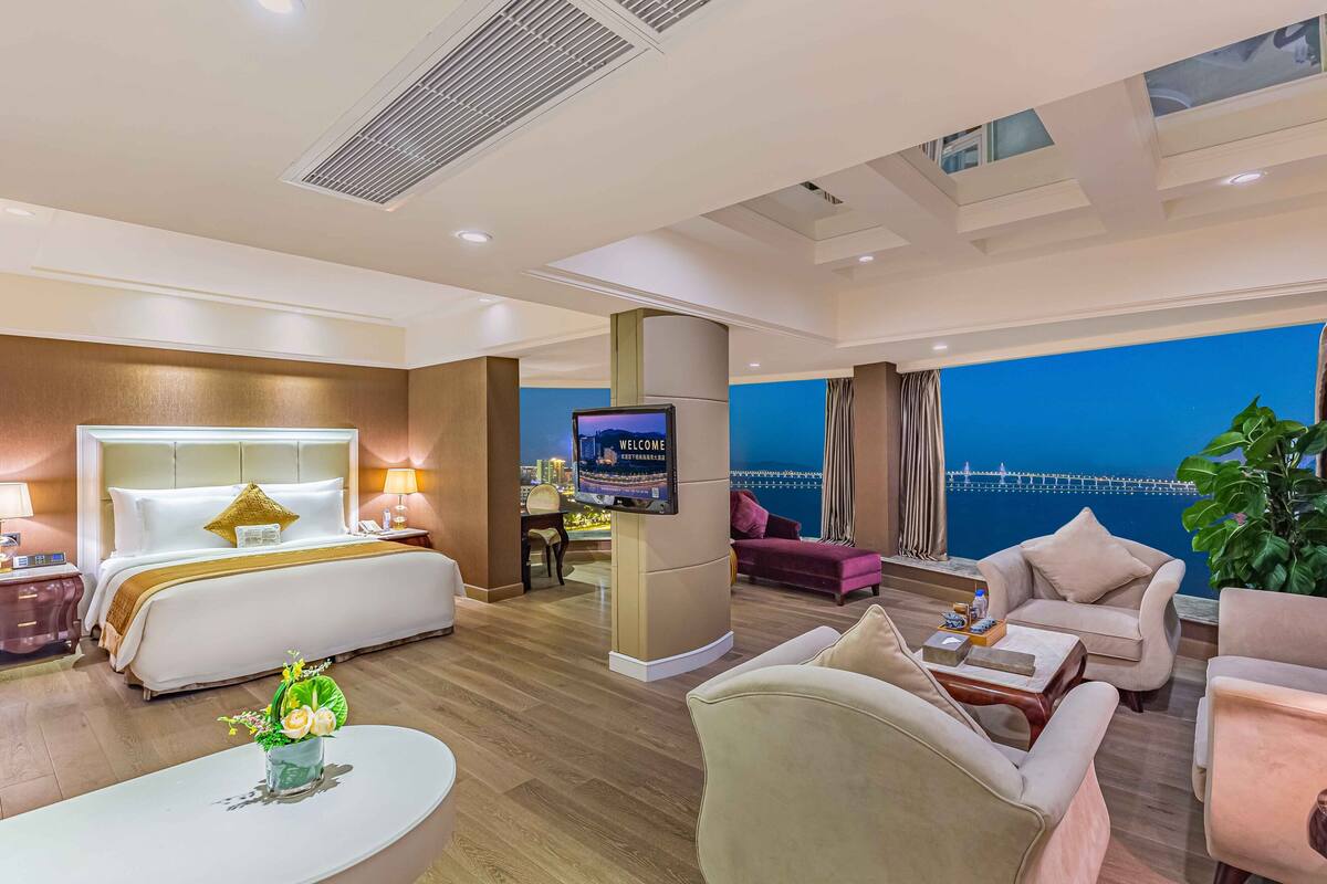 Habitación Premium, vistas al mar | Minibar, caja fuerte, escritorio y cortinas opacas