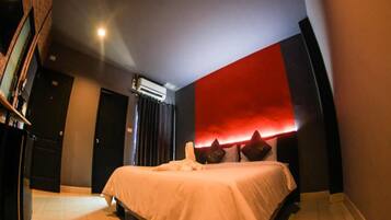 Standard Double Room | Minibar, desk, free WiFi