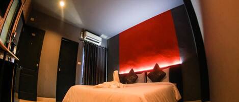 Standard Double Room | Minibar, desk, free WiFi