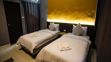 Standard Twin Room | Minibar, desk, free WiFi