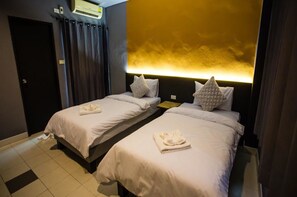 Minibar, escritorio y wifi gratis