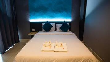 ميني بار ومكتب وواي فاي مجانًا