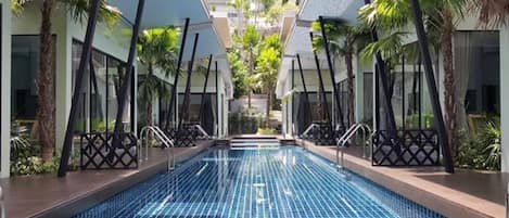 2 kolam renang outdoor