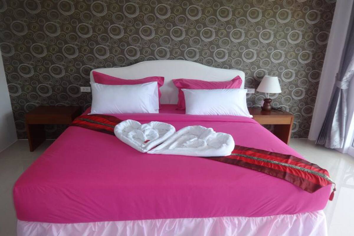 Desk, free WiFi, bed sheets