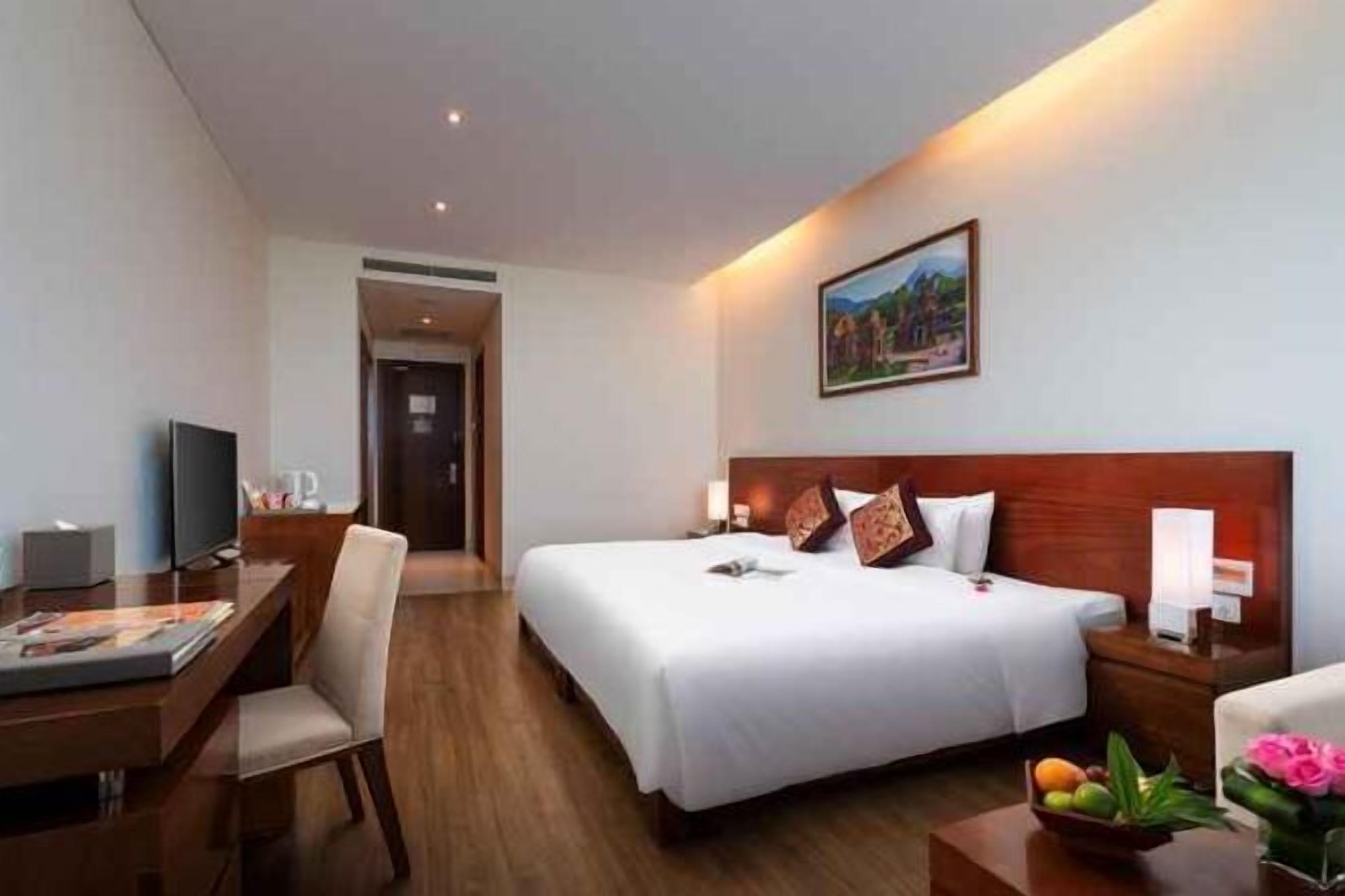 Minibar, in-room safe, desk, blackout curtains