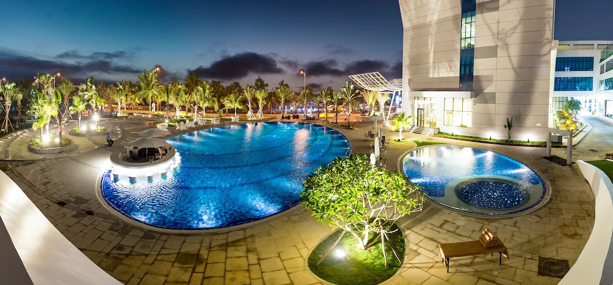 Khách sạn Grand Tourane, Đà Nẵng | Hotels.com