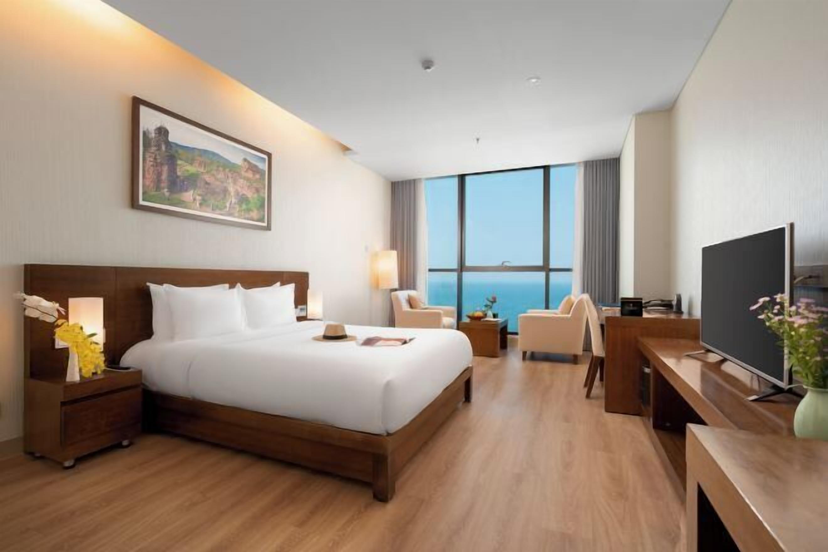 미니바, 객실 내 금고, 책상, 암막 커튼