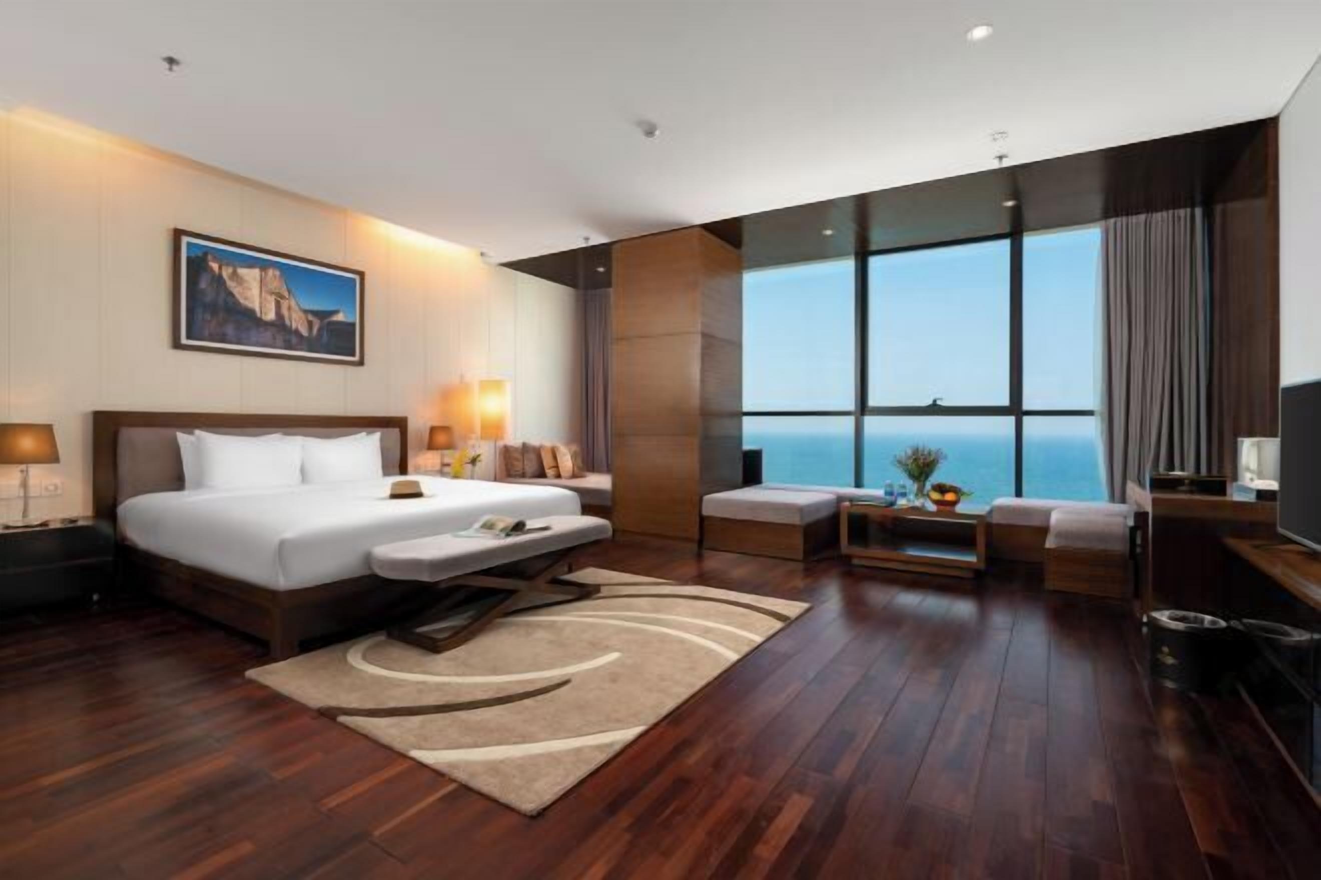 미니바, 객실 내 금고, 책상, 암막 커튼