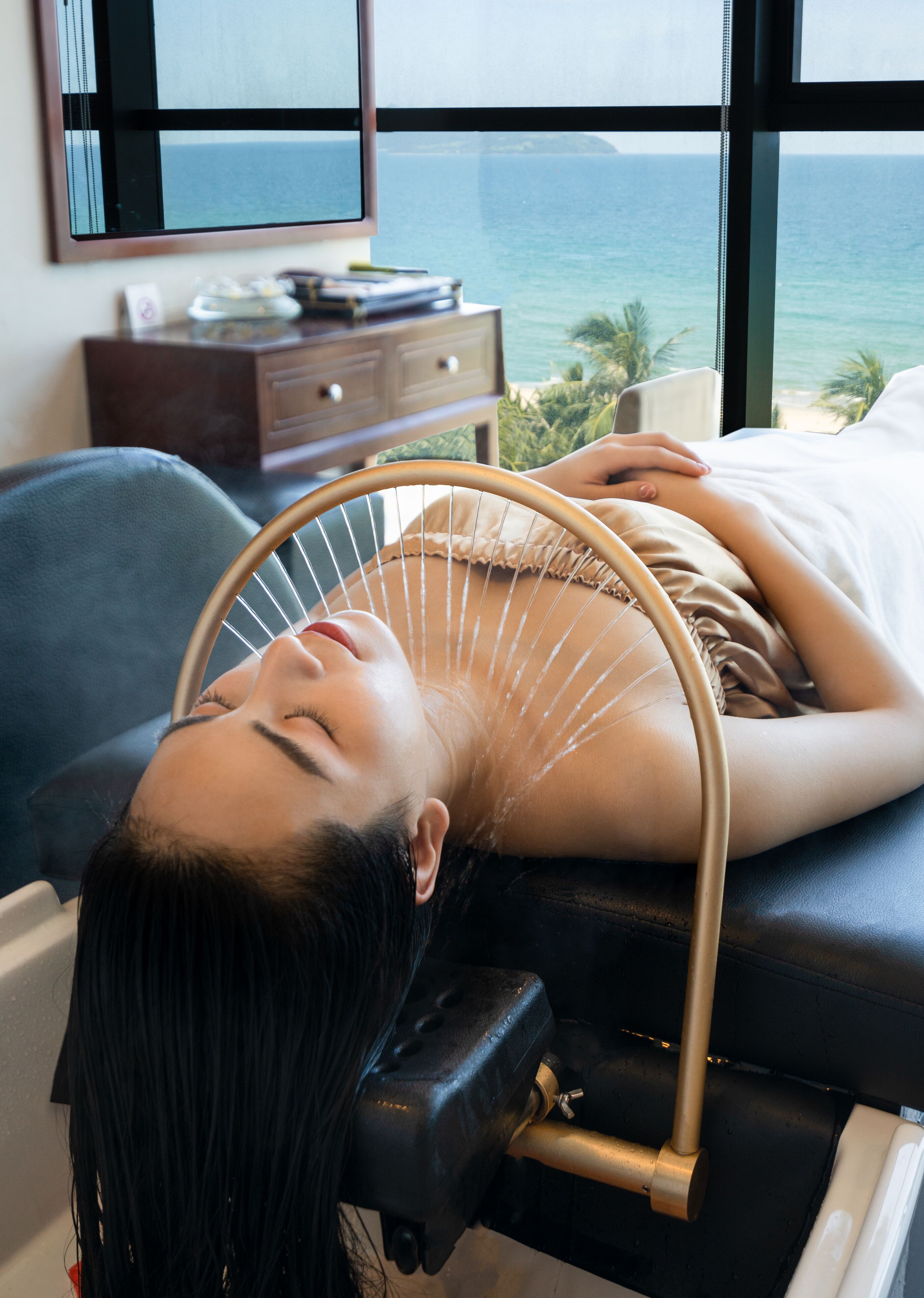 couples treatment room(s), sauna, hot tub, steam room, body treatments