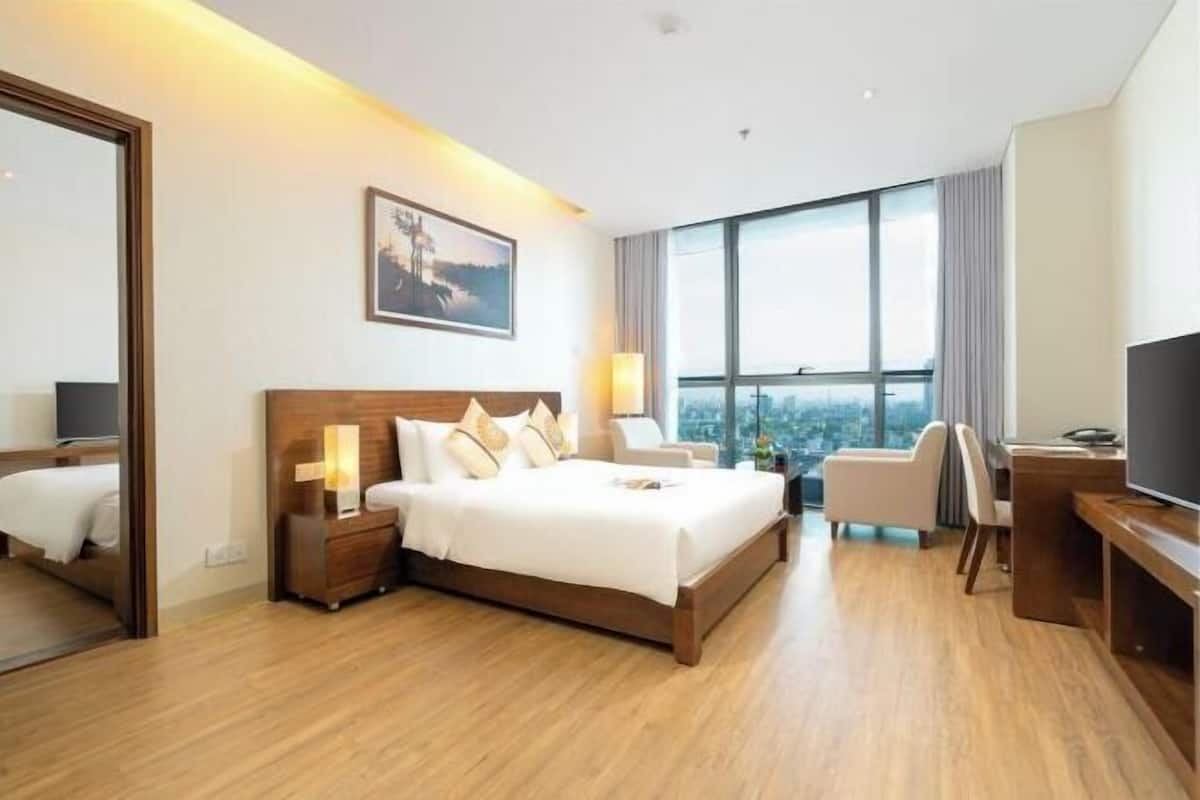 Minibar, in-room safe, desk, blackout drapes