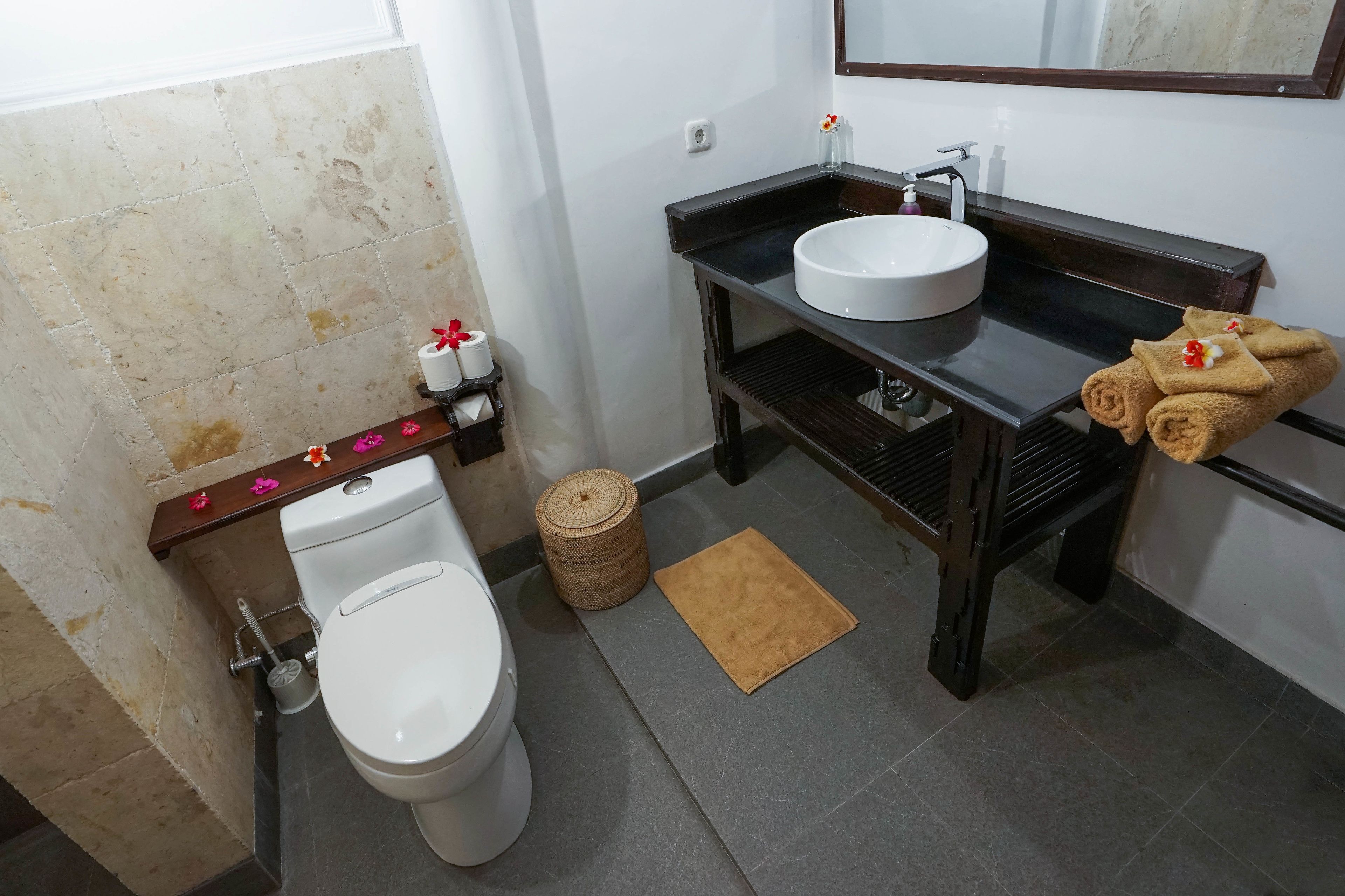 triple bungalow  | bathroom | free toiletries, hair dryer, bidet, towels