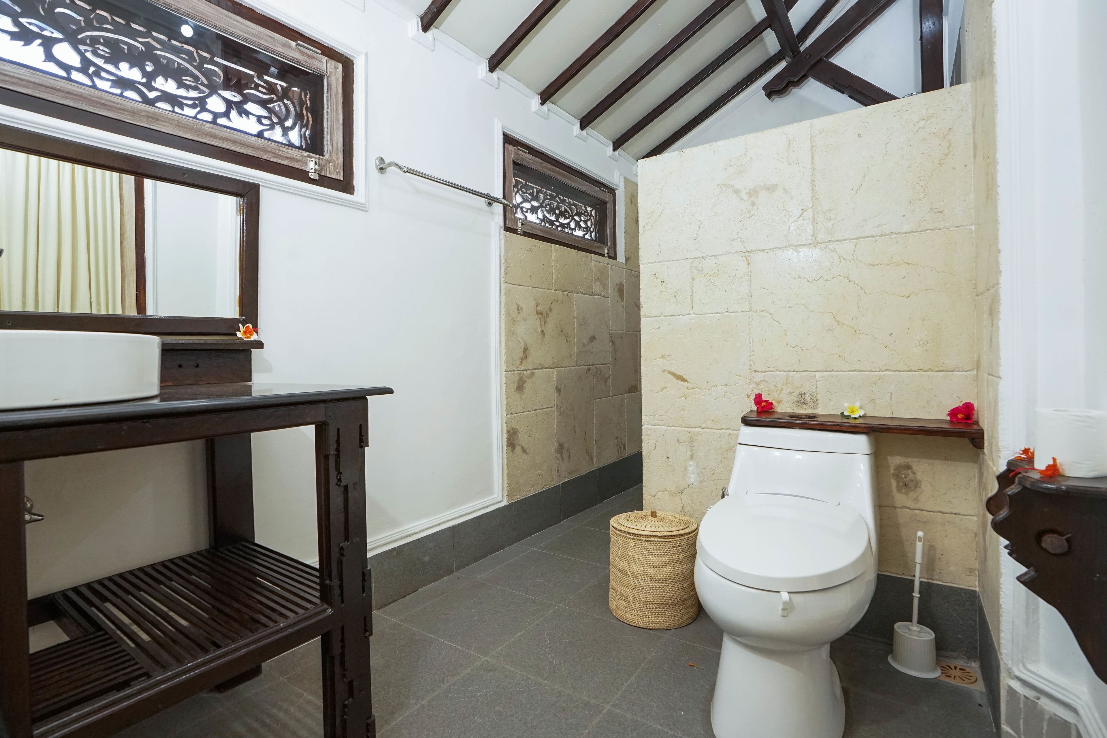 free toiletries, hair dryer, bidet, towels