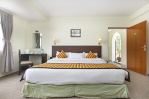 Deluxe Twin Room | Pillowtop beds, desk, soundproofing, free WiFi - Hotel Serenity (Kathmandu)