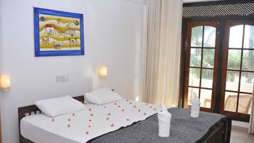 Standardzimmer, Meerblick | Zimmersafe, Schreibtisch, schallisolierte Zimmer, kostenloses WLAN