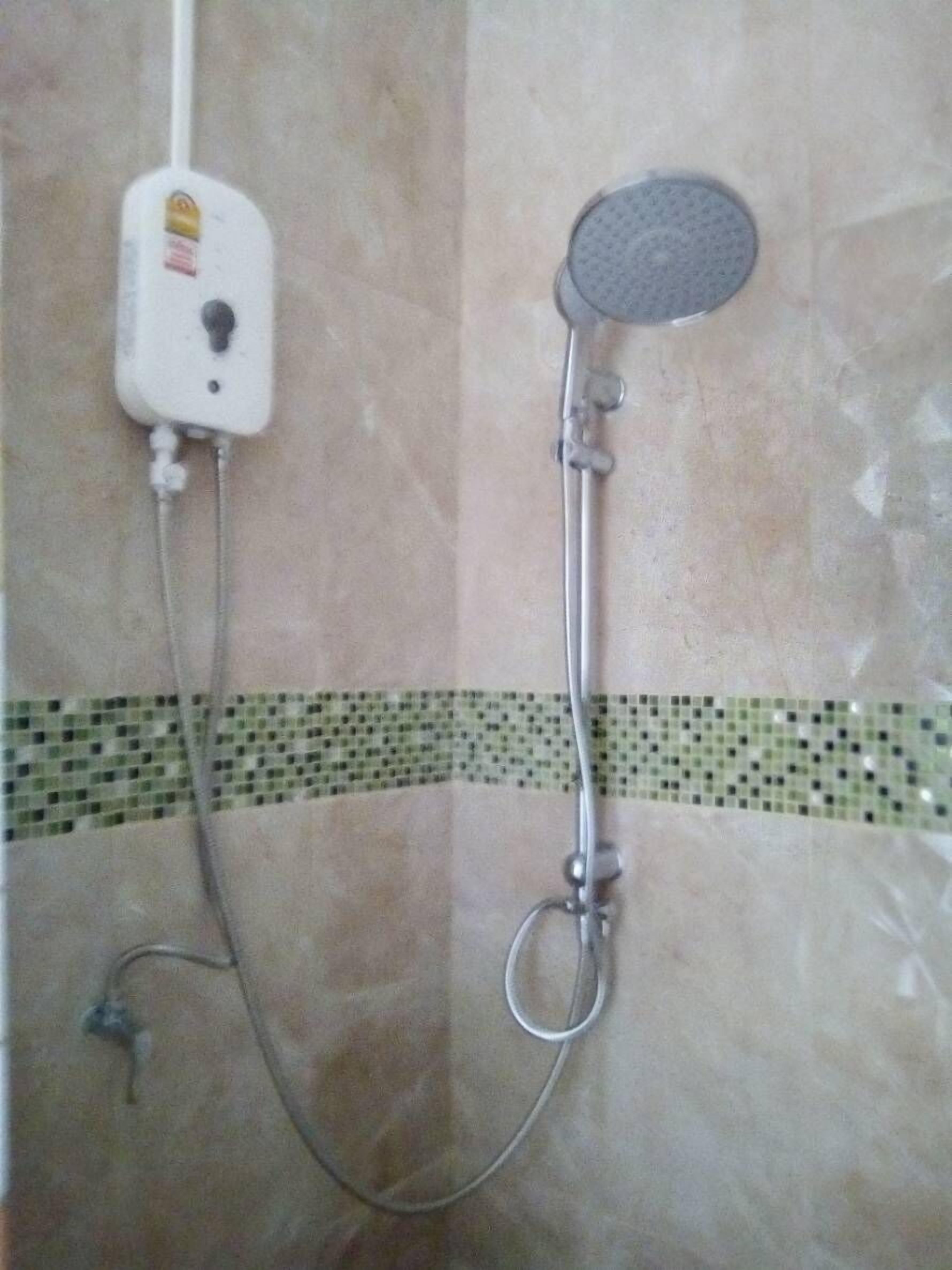 economy apartment | bathroom | shower, rainfall showerhead, free toiletries, bidet