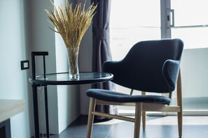 Desk, laptop workspace, blackout drapes, iron/ironing board - Get Zleep Premium Budget Hotel (Chiang Mai)