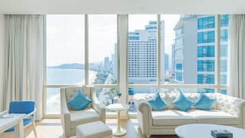 Minibar, in-room safe, desk, laptop workspace