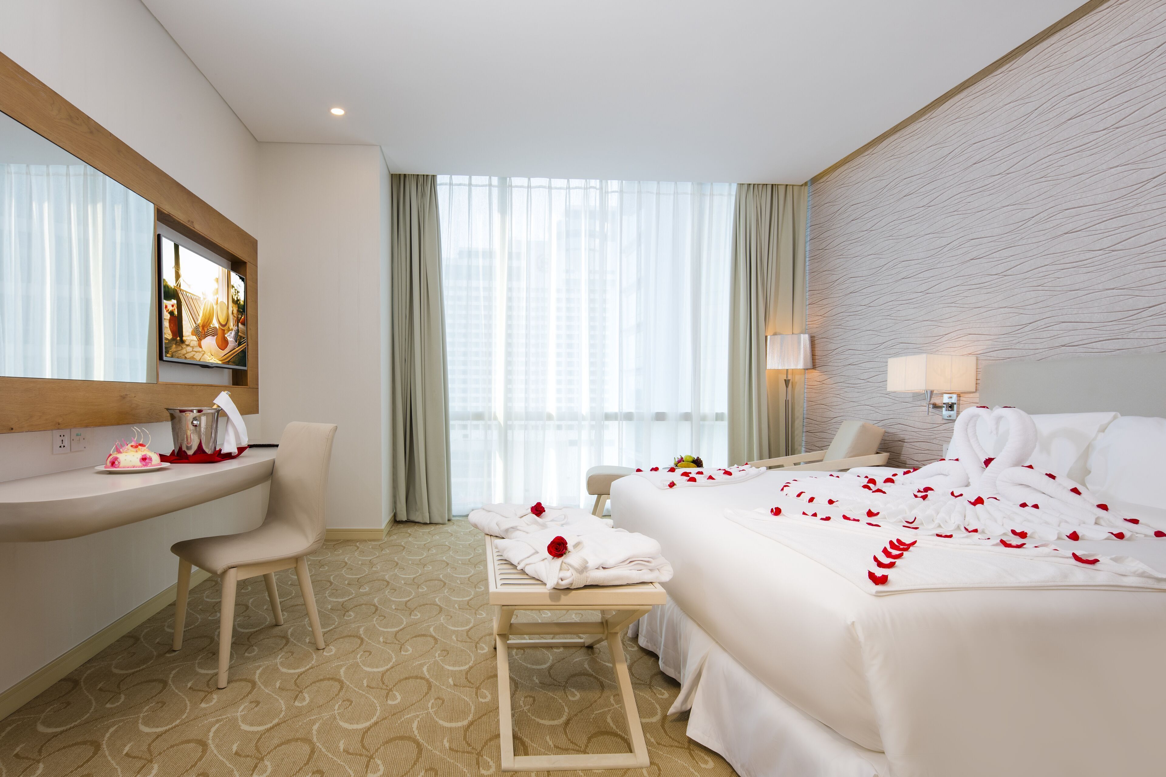 Minibar, in-room safe, desk, laptop workspace