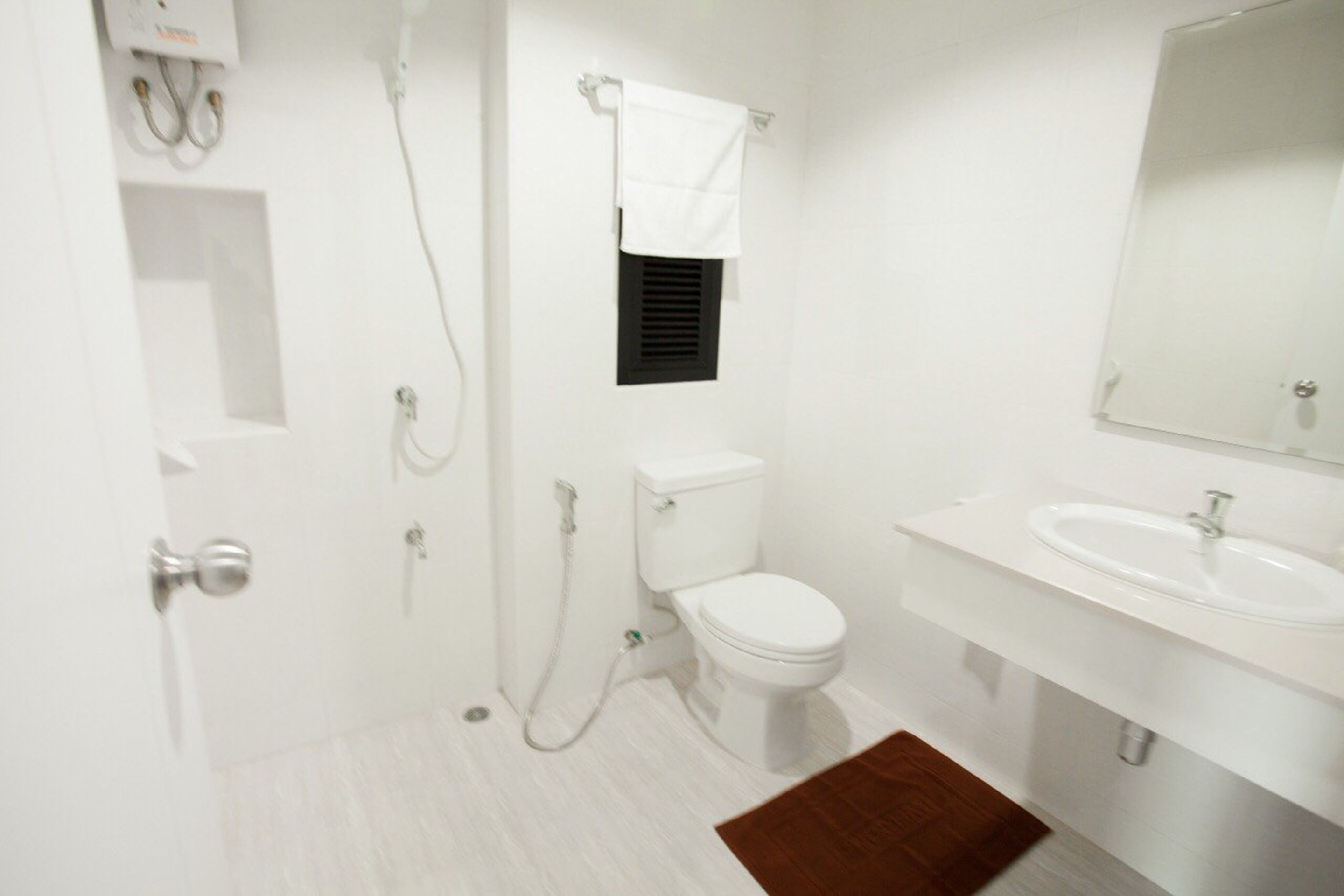 shower, free toiletries, towels