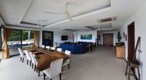 6 Bedrooms Pool Villa | In-room dining