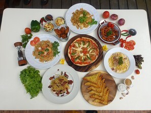 Outdoor pool - The Bike Loft Family Hostel (Hua Hin)