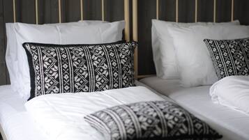 Family Room, Shared Bathroom | Bed sheets