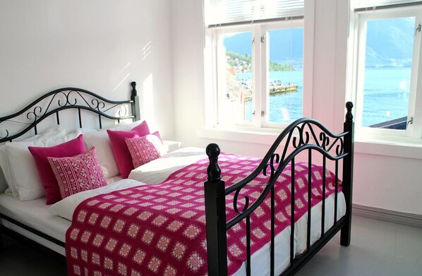 双人房, 公共浴室 | 床单