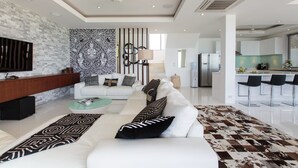 Villa de lujo, 3 habitaciones, vista al mar | Área de sala de estar