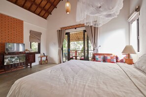 Premium Double Room, Balcony | Premium bedding, pillowtop beds, minibar, individually decorated - Blue Beach Village Homestay (Da Nang)