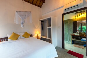 Premium Double Room, Balcony | Premium bedding, pillowtop beds, minibar, individually decorated