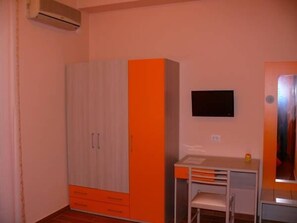 Twin Room, Multiple Bedrooms | Room amenity