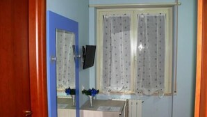 Classic Room, 1 Bedroom | Room amenity - B&B Max (Messina)