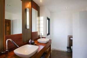 Panoramic Villa, 4 Bedrooms, Sea View | Bathroom | Separate bathtub and shower, deep-soaking bathtub, free toiletries - 4 Bedroom Sea View Villa Suay Paap SDV262-By Samui Dream Villas (Koh Samui)
