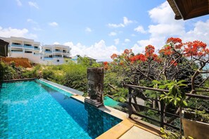 Outdoor pool, an infinity pool - 4 Bedroom Sea View Villa Suay Paap SDV262-By Samui Dream Villas (Koh Samui)