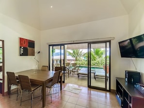 Classic Villa, 3 Bedrooms | In-room dining