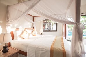 3 Bedrooms Pool Villa, Sea View | 3 habitaciones, cortinas blackout y tabla de planchar con plancha 