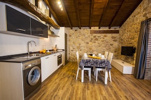 Apartment, 2 Bedrooms | Private kitchen - Apartamentos Baolafuente (Rasines)