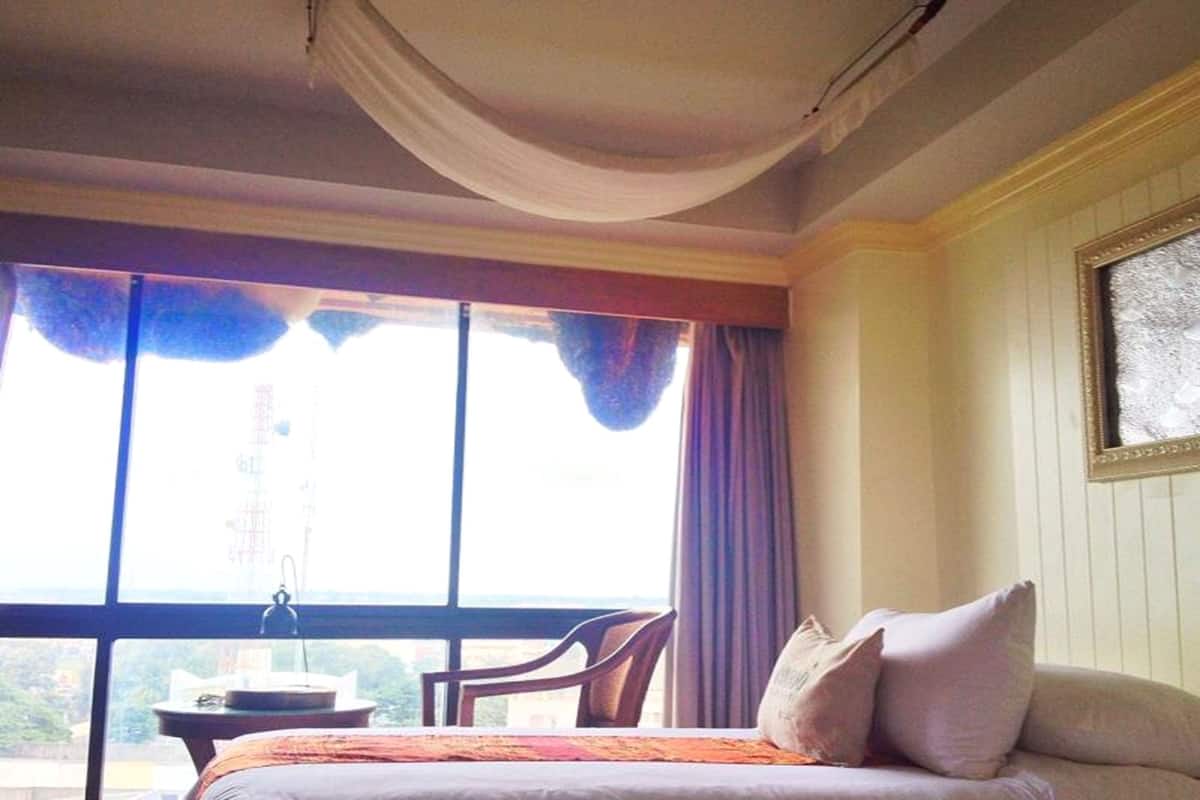 Minibar, in-room safe, desk, blackout curtains