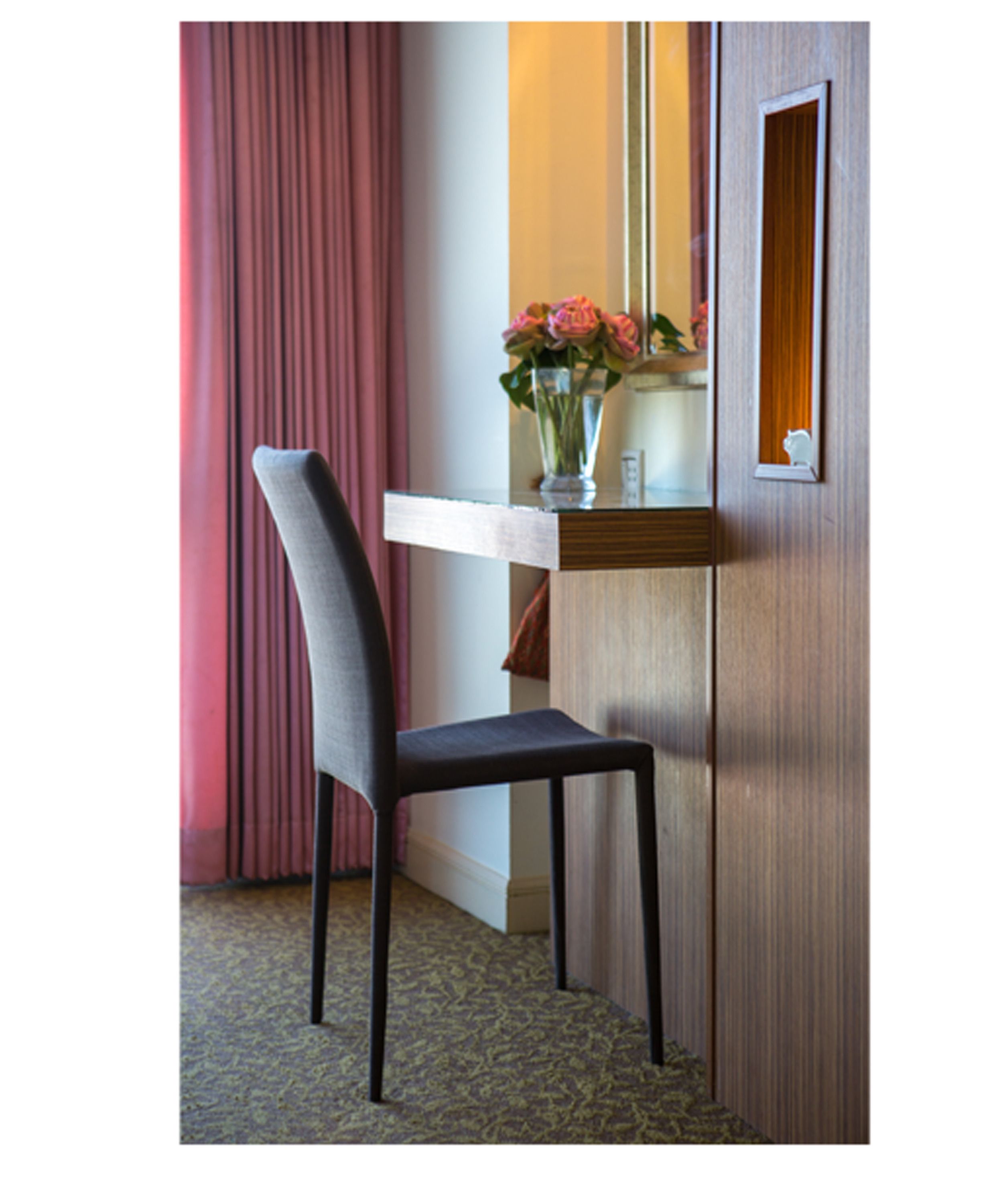 42-inch lcd tv with cable channels, tv