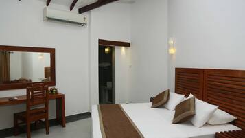 Luxury-Zimmer, 1 Schlafzimmer | Hochwertige Bettwaren, Schreibtisch, Verdunkelungsvorhänge